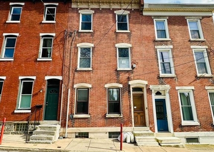 141 Dupont St - Photo 1