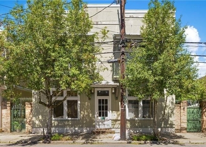 1931 Burgundy Street - Photo 1