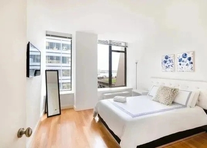 10 Hanover Square - Photo 1