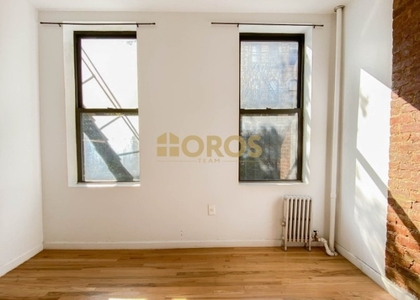 217 East 10th Street - Photo 1