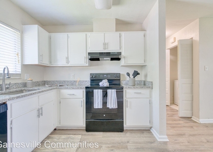 2304 Sw 35th Place - Photo 1