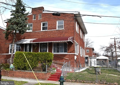 624 Forrester St Se - Photo 1