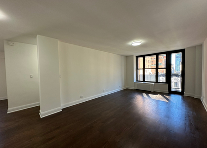 165 East 35th Street - Photo 1