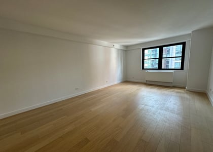 222 East 39th Street - Photo 1