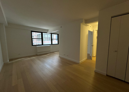 222 East 39th Street - Photo 1