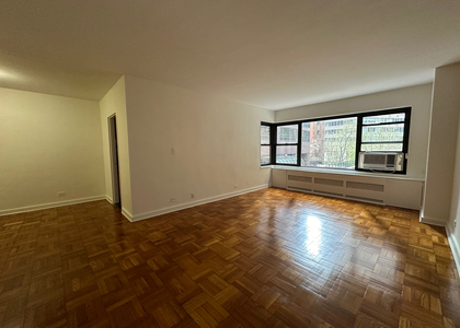 412 East 55th Street - Photo 1