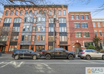 83 Monroe Street - Photo 1