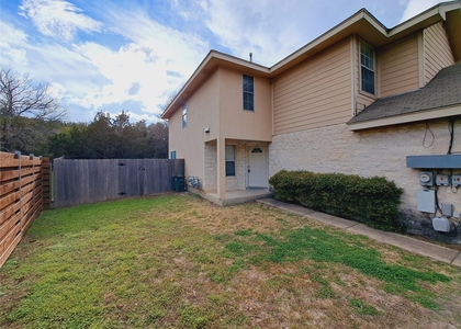 6703 Hill Oaks Dr - Photo 1