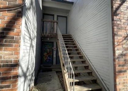 1101 Bois Darc St - Photo 1