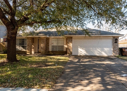 1208 Leah Ln - Photo 1