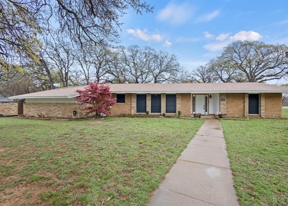 1513 W Randol Mill Road - Photo 1