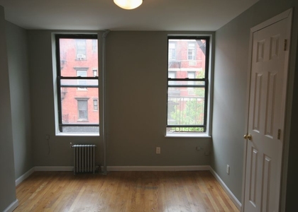 512 East 5th Street - Photo 1