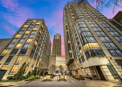 10 City Place - Photo 1