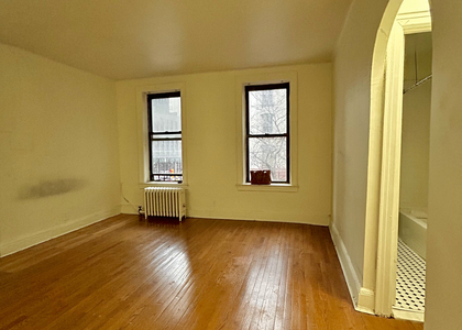 398 East 52nd Street - Photo 1