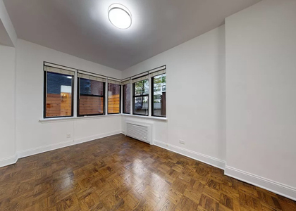 20 Beekman Place - Photo 1