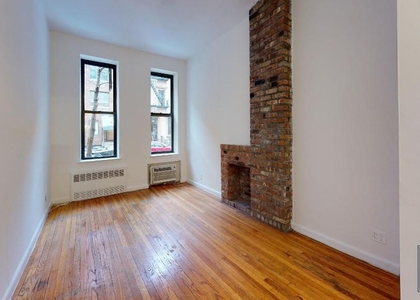 East 85 Street - Photo 1