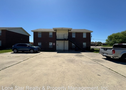 1603 Cedarhill Dr - Photo 1