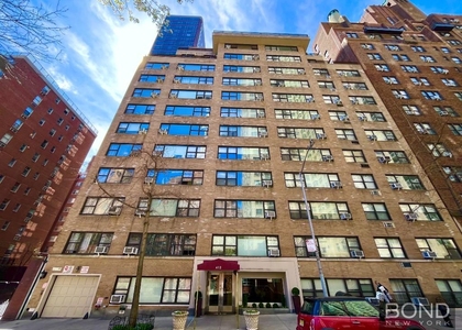 East 55th Street - Photo 1