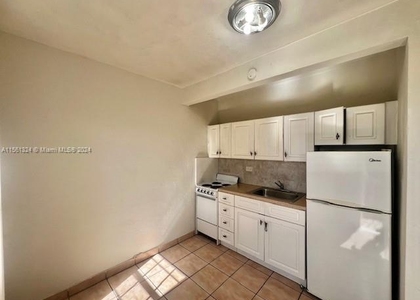 441 Sw 10th St - Photo 1