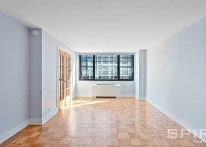 West 58th Street - Photo 1