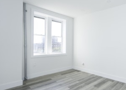 709 Dekalb Avenue - Photo 1