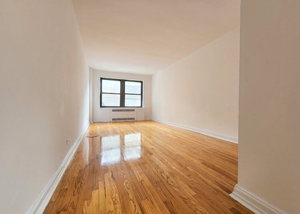 East 55th Street - Photo 1