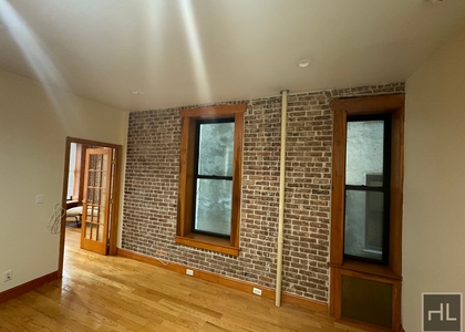 East 52 Street - Photo 1