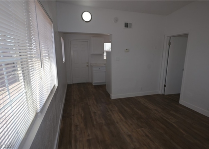 715 N 11th Street - Photo 1