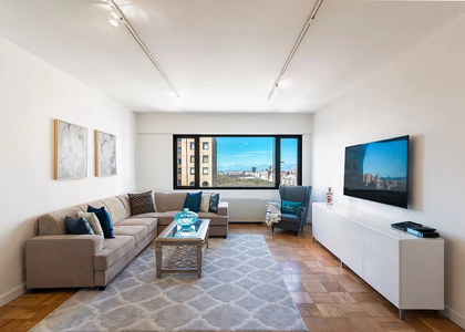 58 West 58th Street - Photo 1