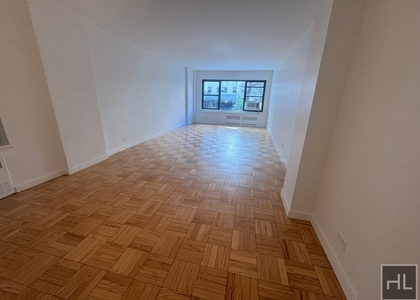 East 55 Street - Photo 1