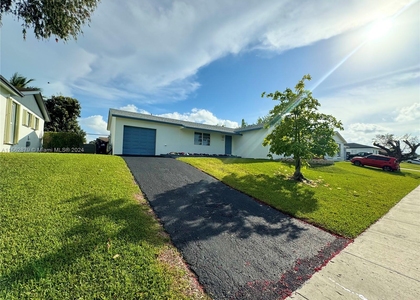 12234 Sw 263rd Ter - Photo 1