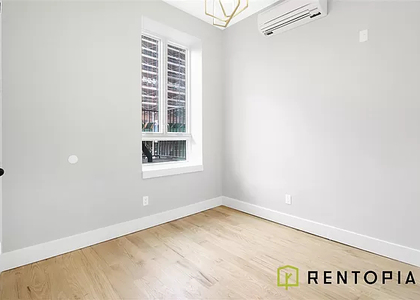 725 Metropolitan Avenue - Photo 1