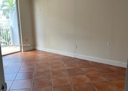 1801 S Treasure Dr - Photo 1