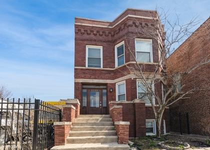 4153 N Kedzie Avenue - Photo 1