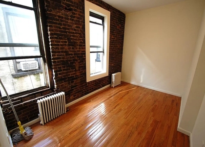 252 Broome St - Photo 1