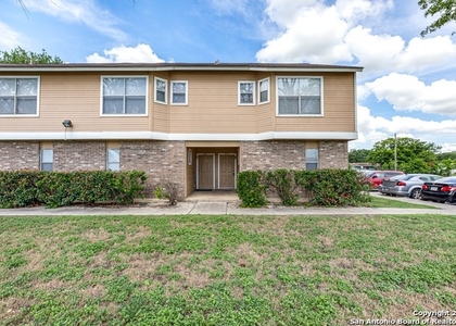 961 Schertz Pkwy - Photo 1