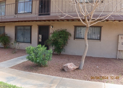 595 S Royal Crest Circle - Photo 1