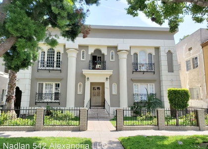 542 N. Alexandria - Photo 1