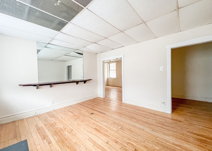 1037 W North Shore Ave - Photo 1