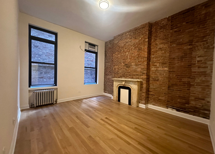 130 East 24th Street - Photo 1