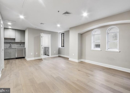 222 W Rittenhouse Sq - Photo 1