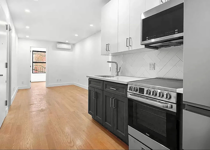 435 Dekalb Avenue - Photo 1