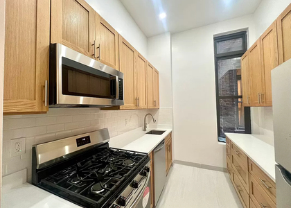 130 East 24th Street - Photo 1