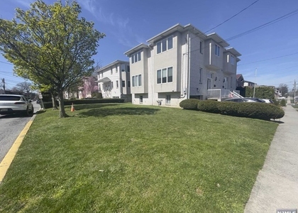 124a East Palisades Boulevard - Photo 1