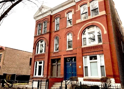 1325 N Wicker Park Avenue - Photo 1