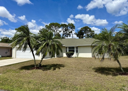 361 Se Greenway Terrace - Photo 1