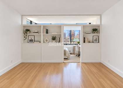 W 48TH ST - Photo 1