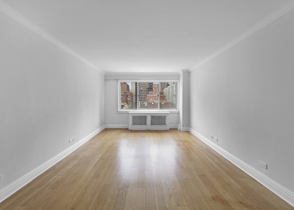 East 65th Street - Photo 1