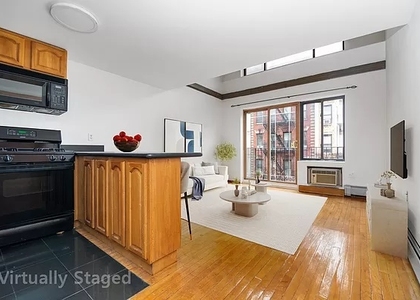 212 East 10th Street - Photo 1