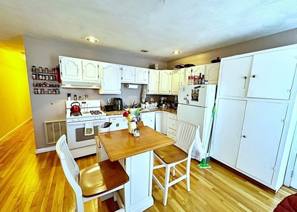 31 Cottage St - Photo 1